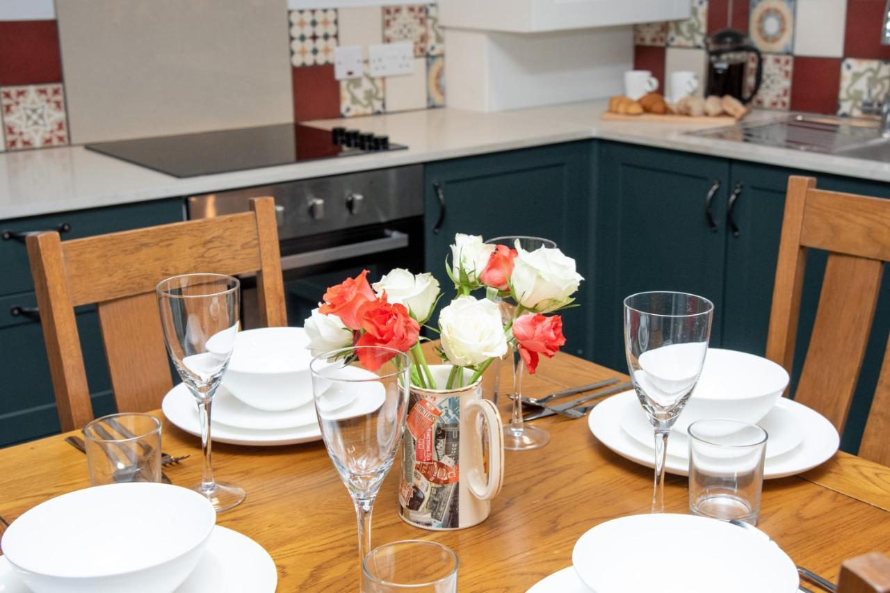 Work And Relax - Fast Wifi, Fireplace & Near Pub Newton Aycliffe Exterior photo