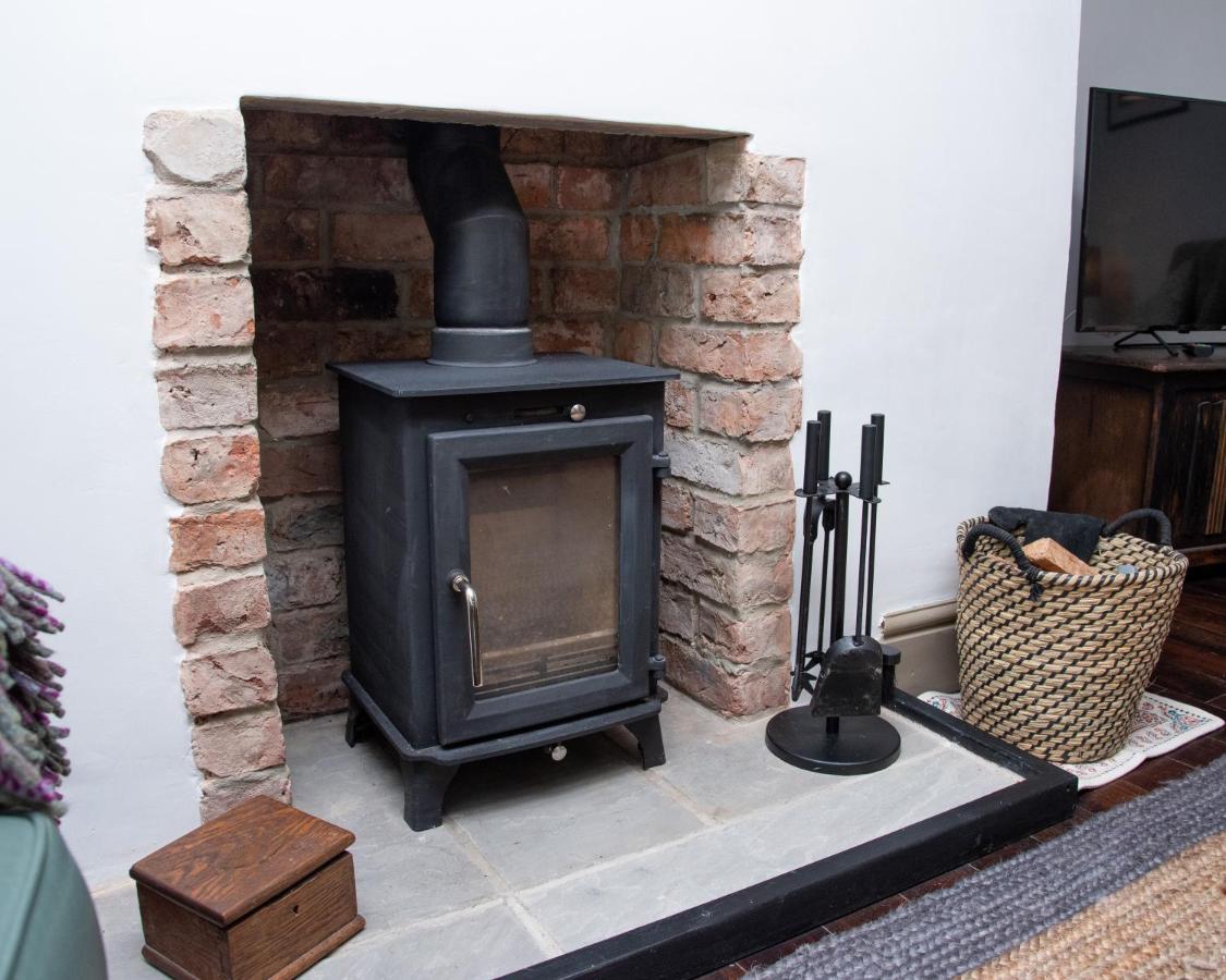 Work And Relax - Fast Wifi, Fireplace & Near Pub Newton Aycliffe Exterior photo
